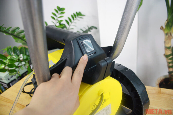 Máy rửa xe Lavor Rhino 140