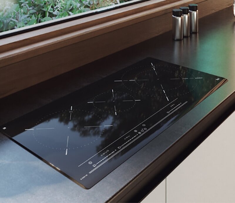 Bếp từ Teka IZ 8320 HS sử dụng bảng điều khiển cảm ứng trực quan