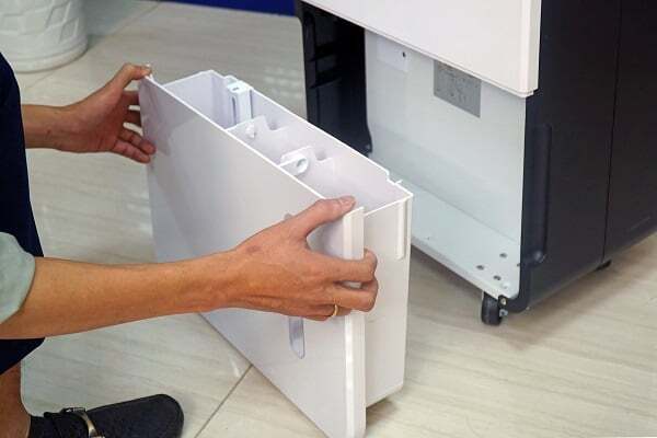 Máy hút ẩm có bình nước 8 lít Máy hút ẩm có bình nước 8 lít