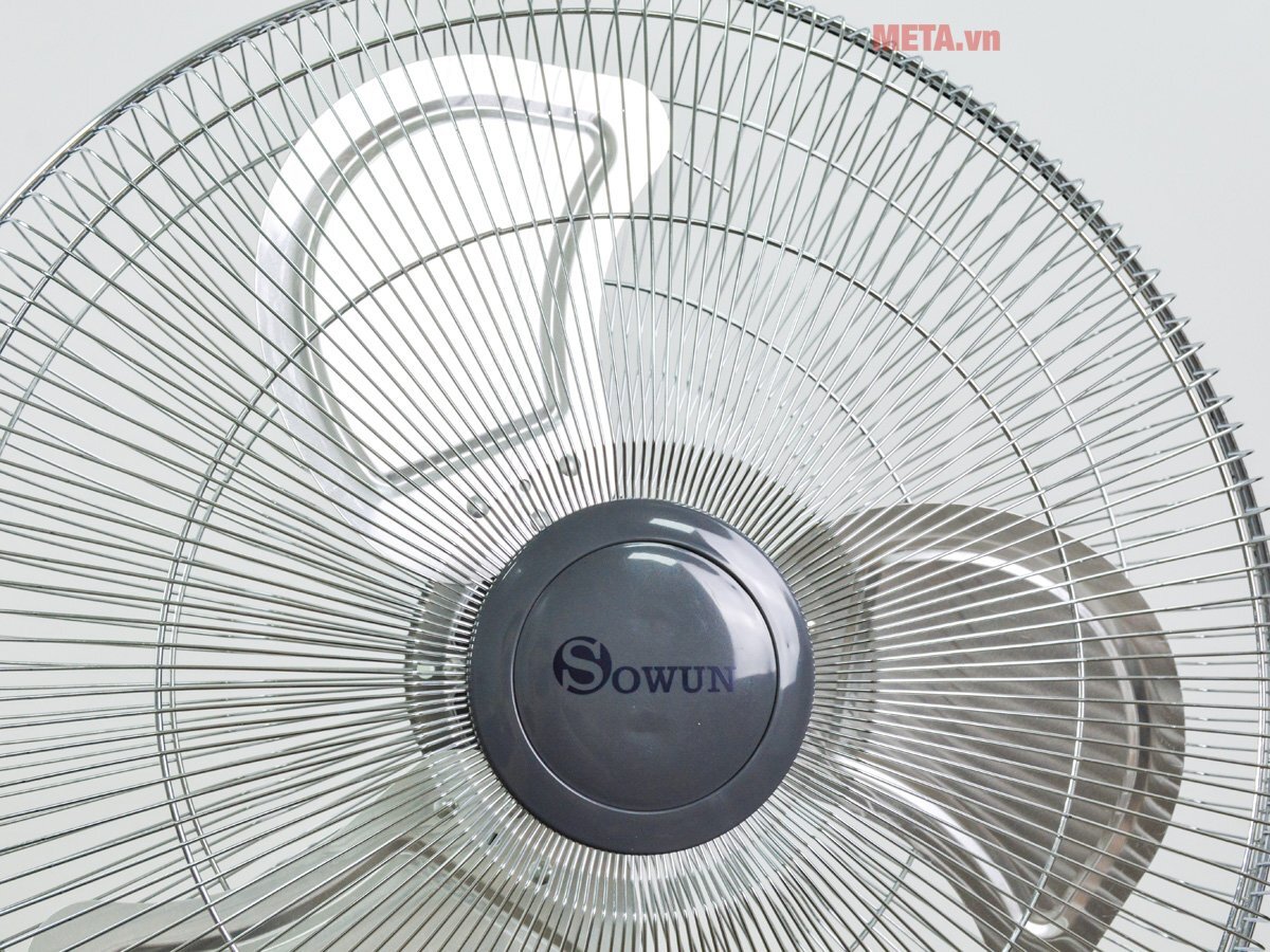 Thiết kế 3 cánh quạt bản rộng có khả năng làm mát cao