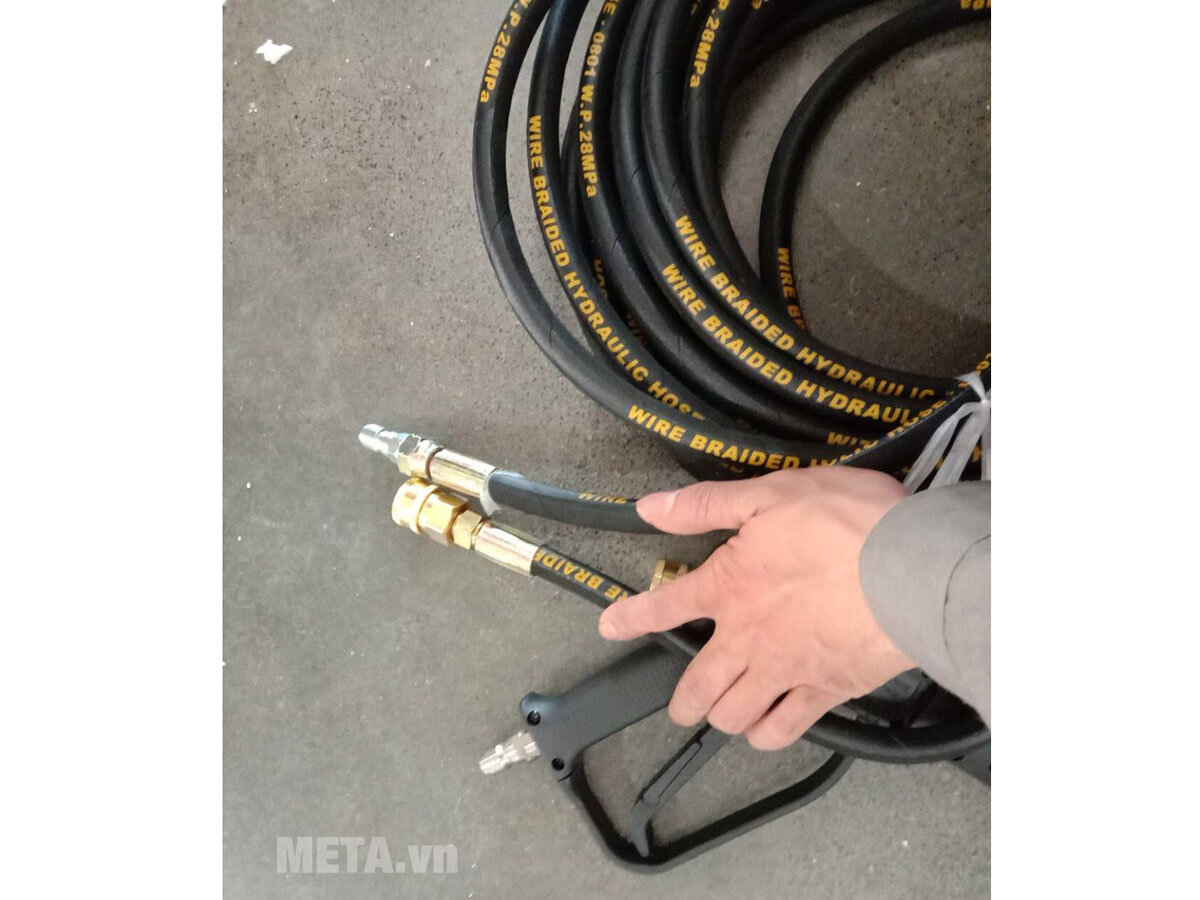 Máy phun xịt rửa xe cao áp 3KW Tiger UV-2200TTS