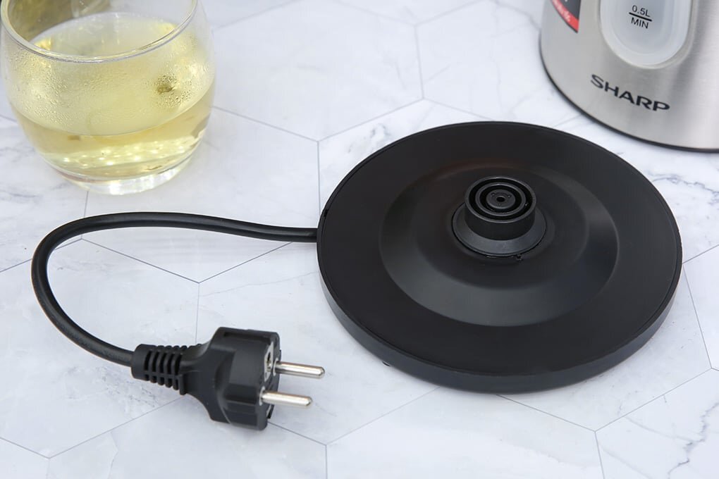 Ấm đun siêu tốc Sharp  