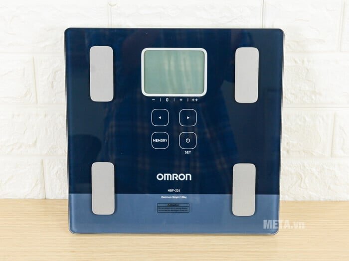 Cân đo lượng mỡ cơ thể Omron HBF-224 có mặt kính dễ lau chùi Cân đo lượng mỡ cơ thể Omron HBF-224