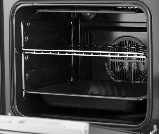 Lò nướng CM 760 AS BK có chức năng tự làm sạch khoang lò