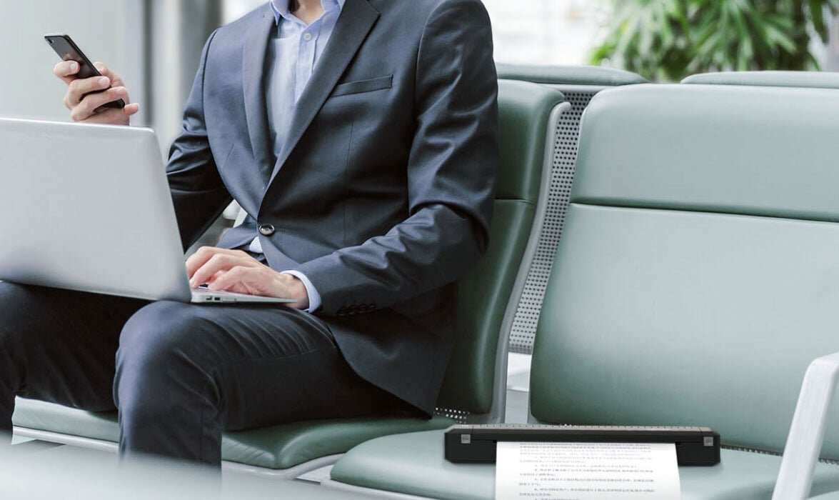 máy in di động HPRT MT800 có khả năng nạp giấy tự động