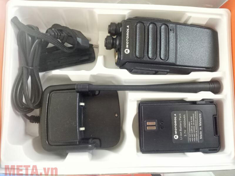 Máy bộ đàm Motorola CP820