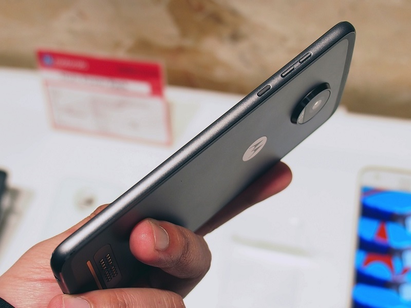 Điện thoại Motorola Moto Z2 Play Điện thoại Motorola Moto Z2 Play