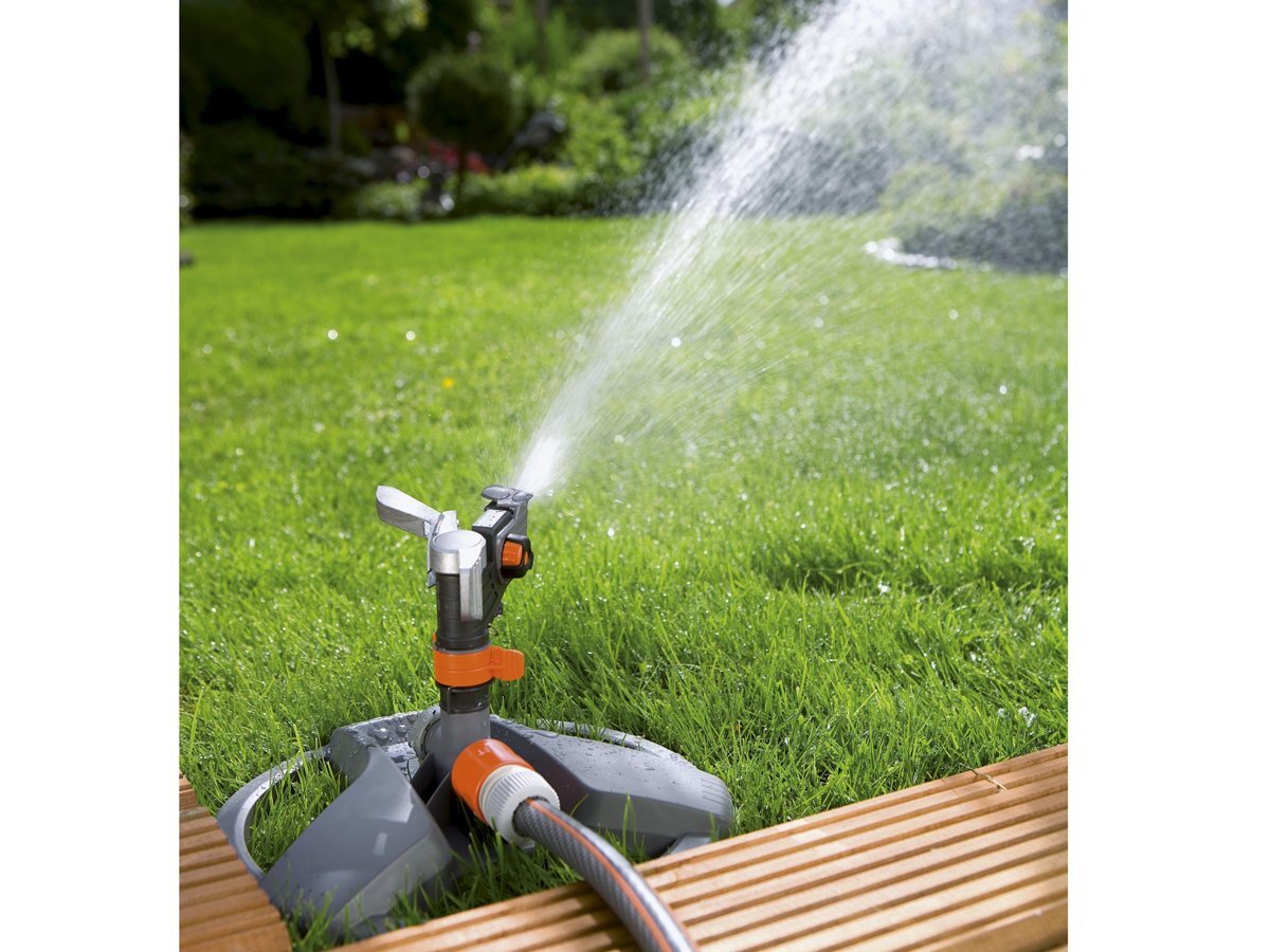 Vòi tưới quay và đế ngang Gardena 08135-20