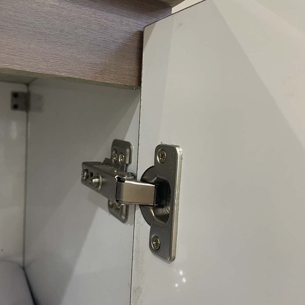 Bản lề giảm chấn và tay nắm tủ chậu cabinet Viglacera Platinum P.69.690