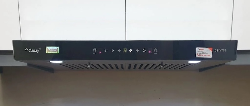 Máy hút mùi Canzy CZ VT70 sở hữu thiết kế áp tường thanh lịch và hiện đại