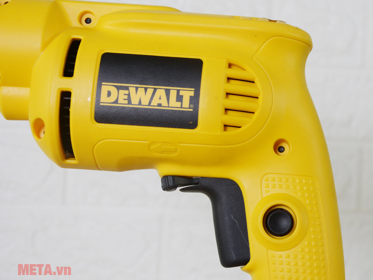 Máy khoan DeWalt DWD010