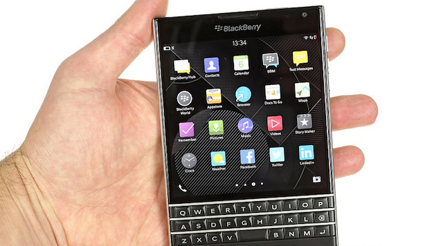 Blackberry Passport màu đen chính hãng giảm 4,5 triệu đồng
