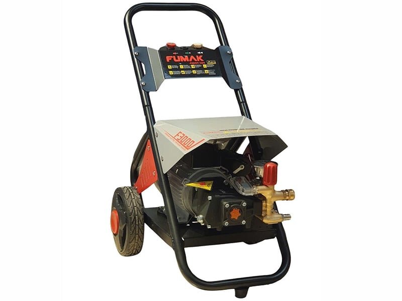 Máy rửa xe công nghiệp Fumak F3000 có thiết kế gọn gàng, chắc chắn