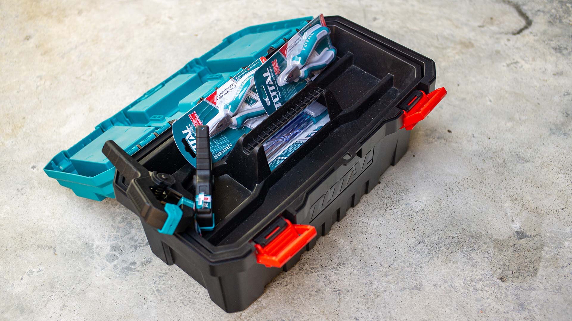 Hộp thùng đồ nghề 17inch khóa nhựa Total TPBX0171