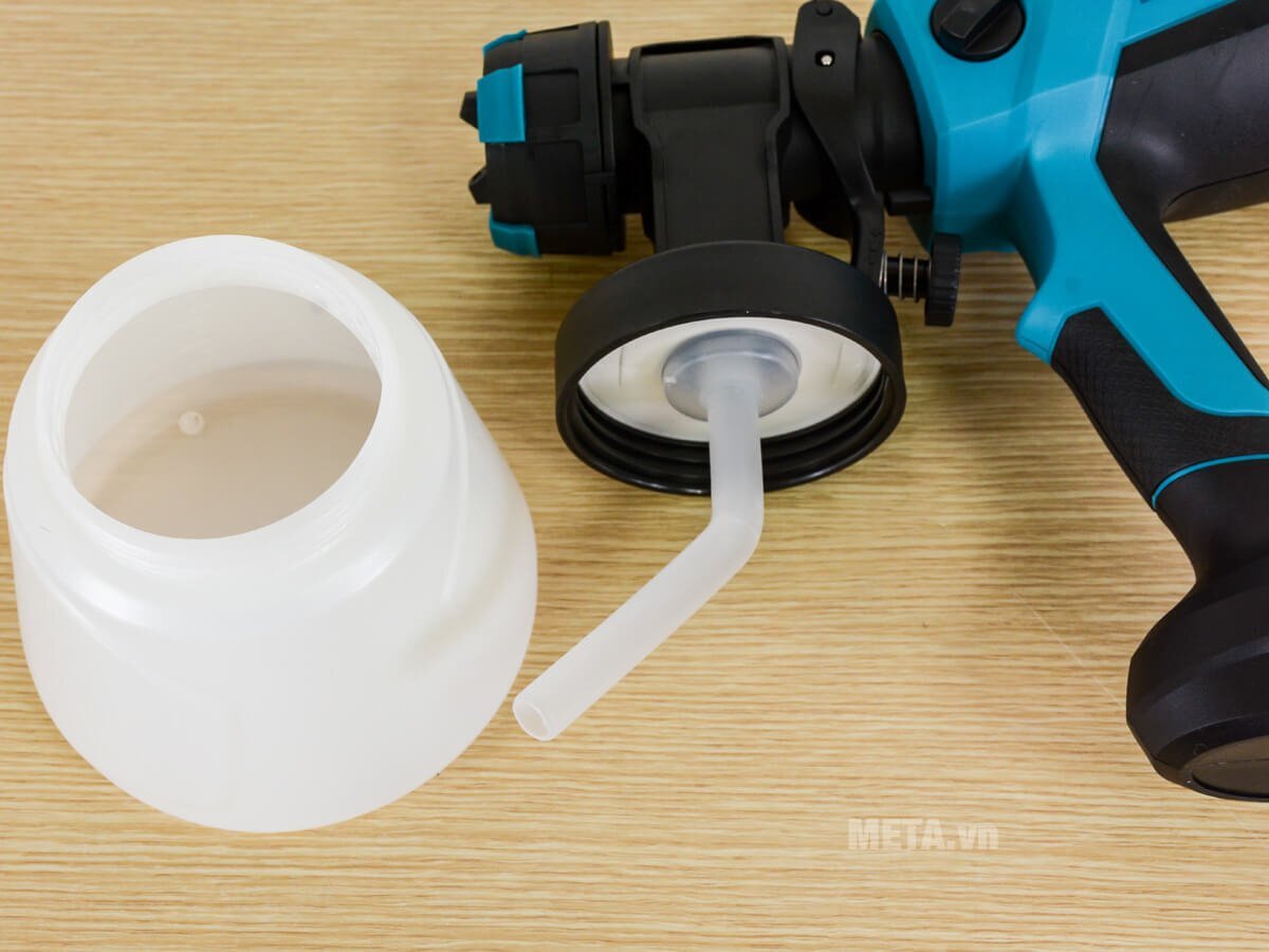 Dễ dàng tháo lắp bình phun sơn 