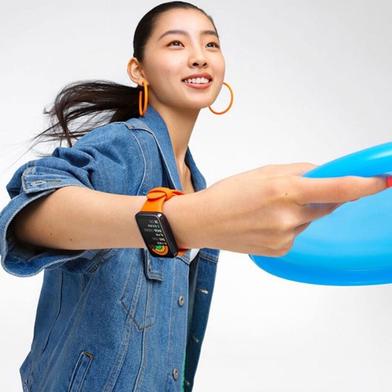 Vòng đeo tay thông minh Xiaomi Band 7 Pro theo dõi tập luyện