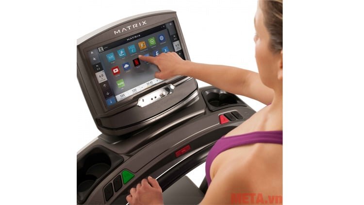 Màn hình hiển thị được thiết kế lớn Màn hình hiển thị được thiết kế lớn