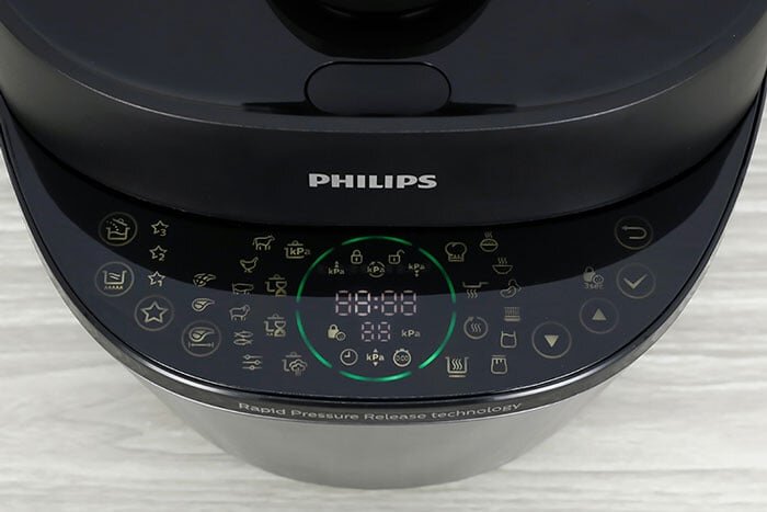 Philips HD2151/66 có bảng điều khiển hiện đại