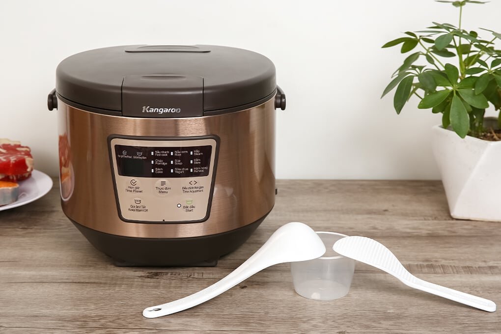 Nồi cơm điện tử Kangaroo KG18DR7 có thiết kế sang trọng, hiện đại