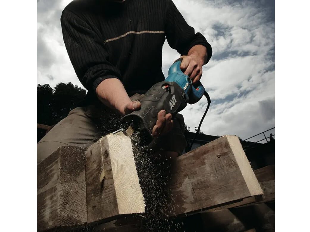 Máy cưa kiếm thay thê lưỡi cưa dễ dàng Máy cưa kiếm