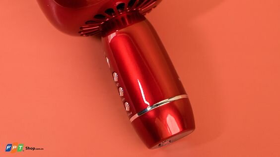 Kiểu dáng bóng bẩy và nịnh mắt