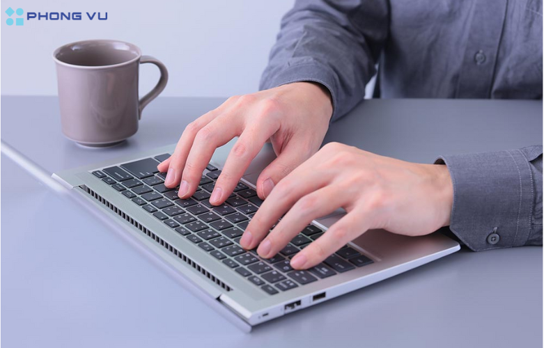 Hình ảnh thực tế Laptop HP ProBook 445 G10 - 878T1PA (cạnh trái)