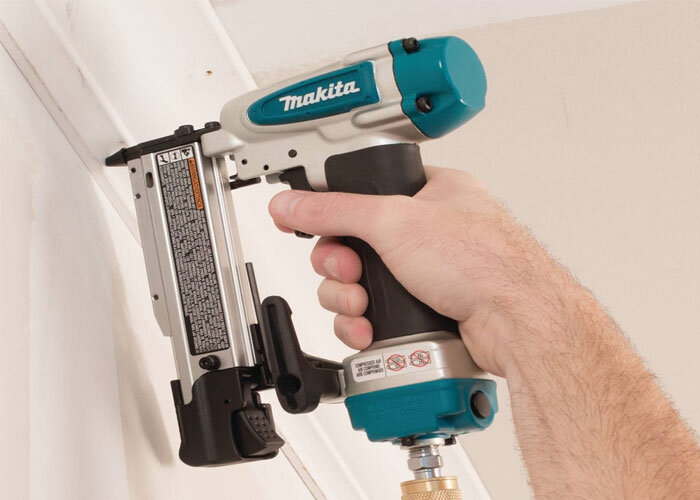 Máy bắn đinh dùng hơi Makita AF353