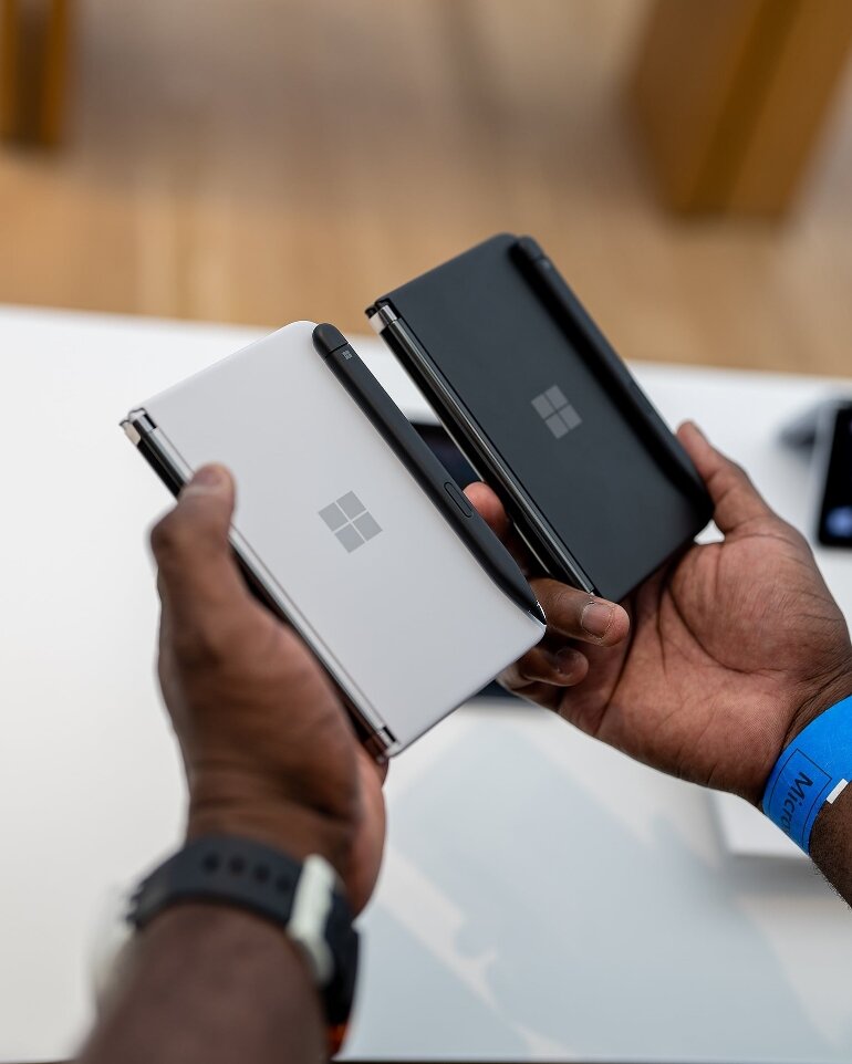 Điện thoại Microsoft Surface Duo 2 - 8GB RAM, 512GB