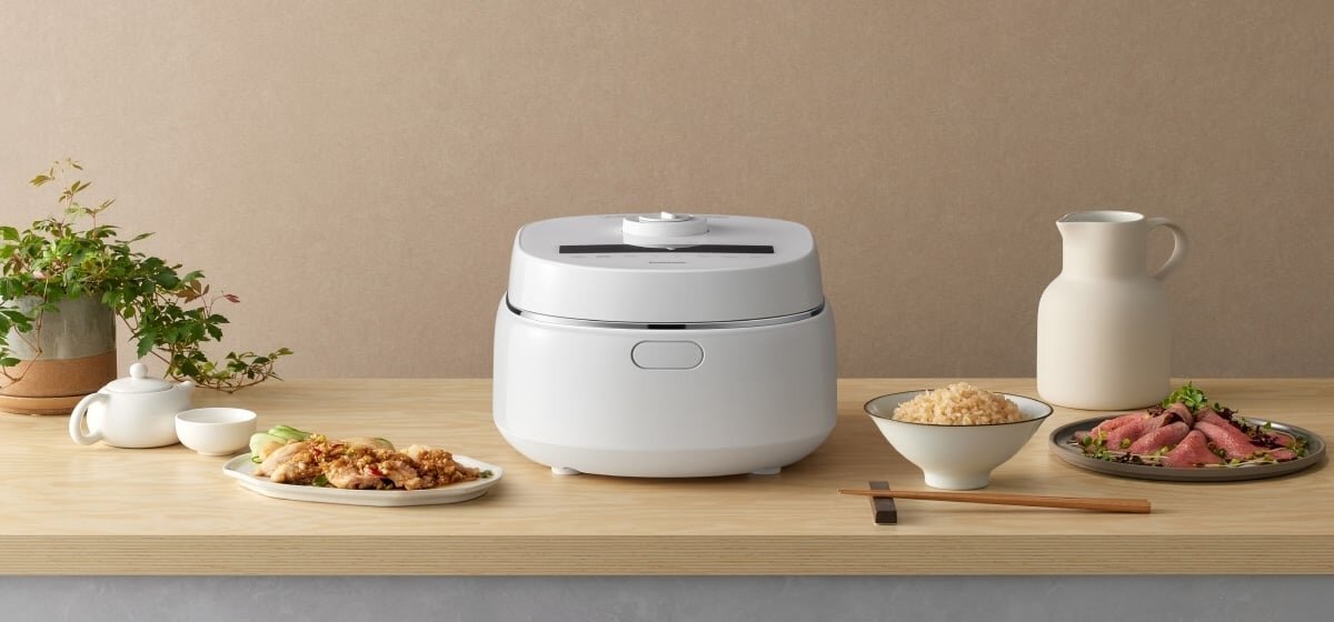 Nồi cơm điện tử Panasonic SR-DK104WRA