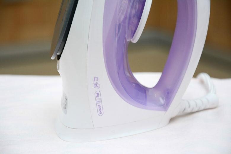 Bàn ủi hơi nước Philips GC1026 Bàn ủi hơi nước Philips GC1026
