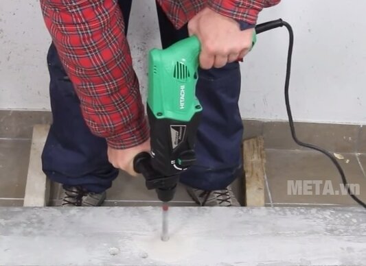 Máy khoan động lực 730W Hitachi DH24PH