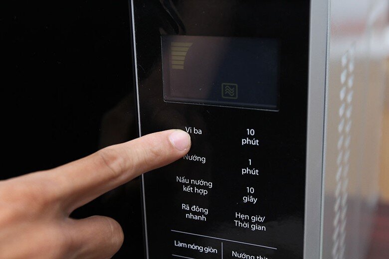 Lò vi sóng Panasonic NN-GF574MYUE 27 lít Lò vi sóng Panasonic NN-GF574MYUE 27 lít