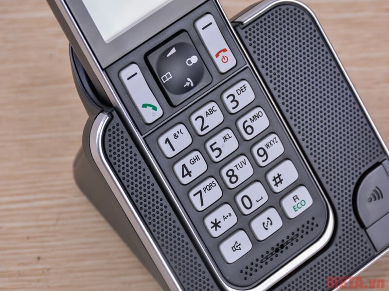 Các phím bấm rõ nét Panasonic KX-TGD310