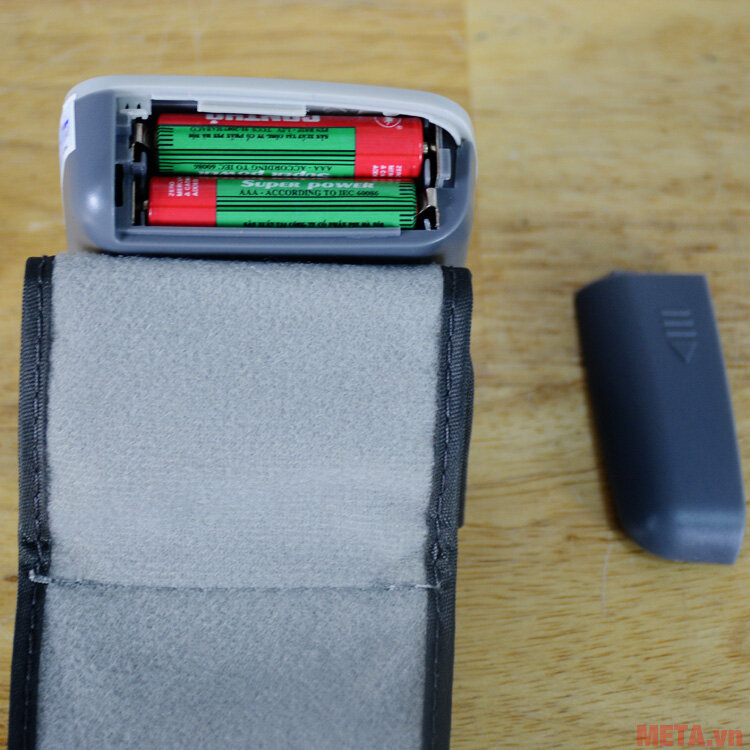 Máy đo huyết áp cổ tay Beurer BC32