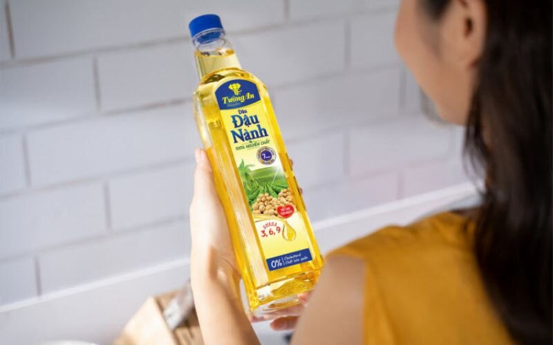 Dầu đậu nành 100% nguyên chất Tường An chai 1 lít