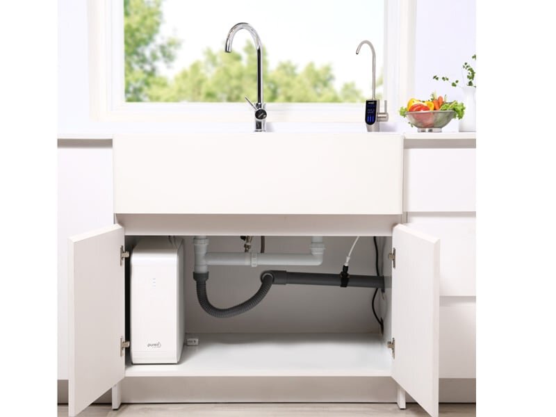 Máy lọc nước Delica UR5840 được lắp đặt âm tủ giúp tối ưu diện tích lắp đặt