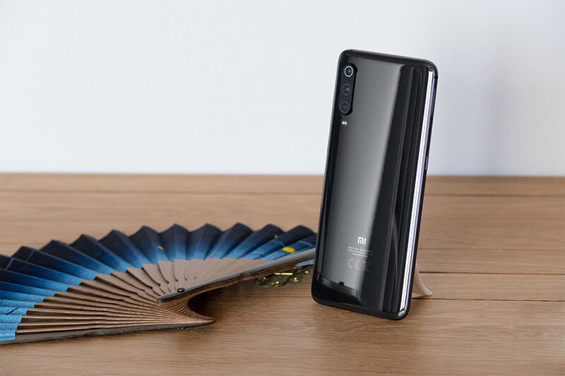 Điện thoại Xiaomi Mi 9 - 6GB RAM, 64GB, 6.39 inch