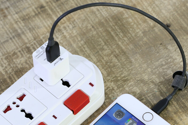 Adapter sạc 1A Xmobile C058