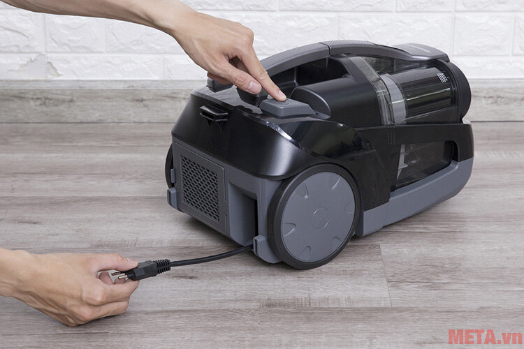 Máy hút bụi Panasonic MC-CL565KN46 2 lít