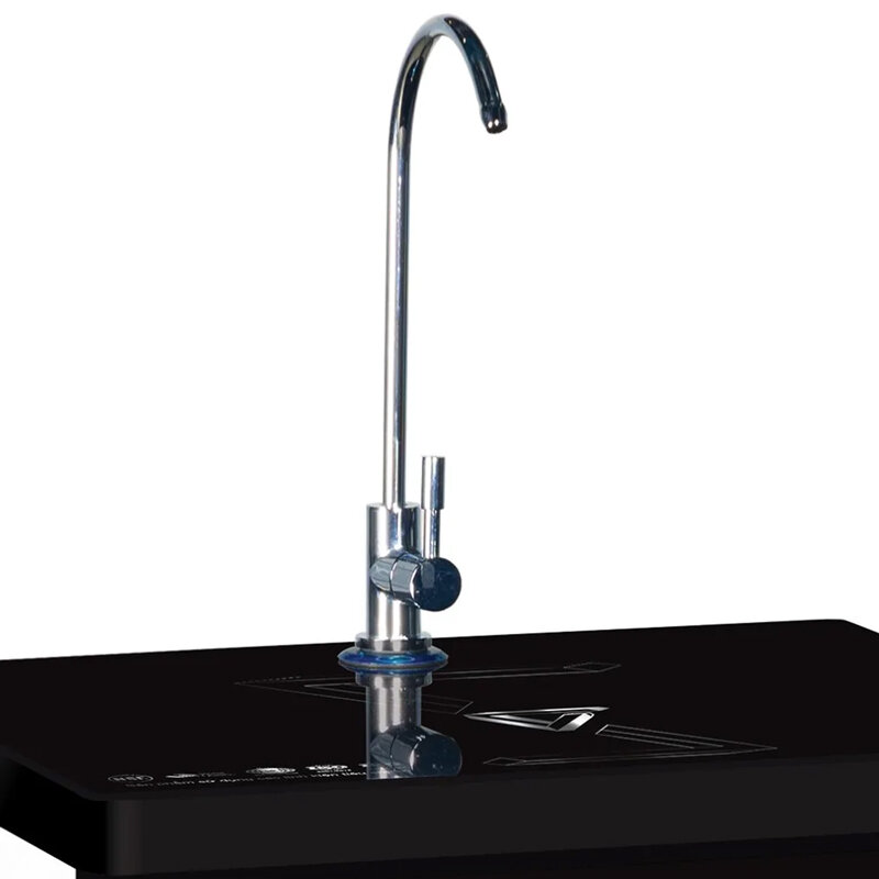 Sanaky VH-10HY lấy nước tại vòi