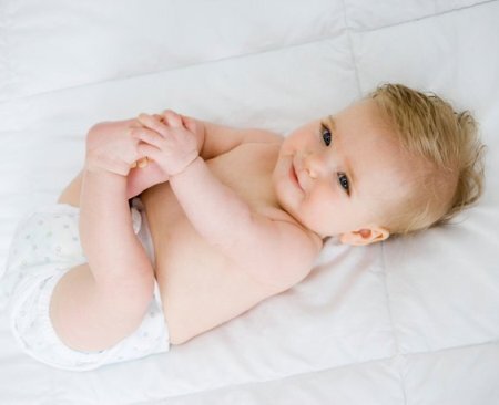 Máy sưởi dầu TIROSS TS-926, 13 thanh, quạt thổi, giá phơi Máy sưởi dầu TIROSS TS-926, 13 thanh, quạt thổi, giá phơi