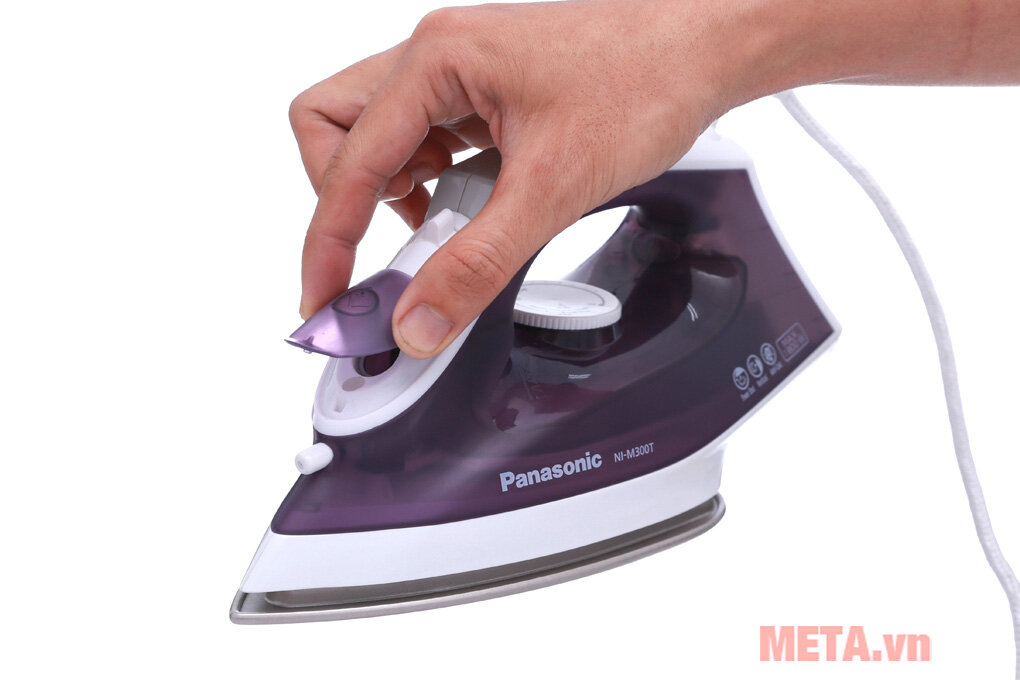 Bàn là hơi nước Panasonic NI-M300TVRA