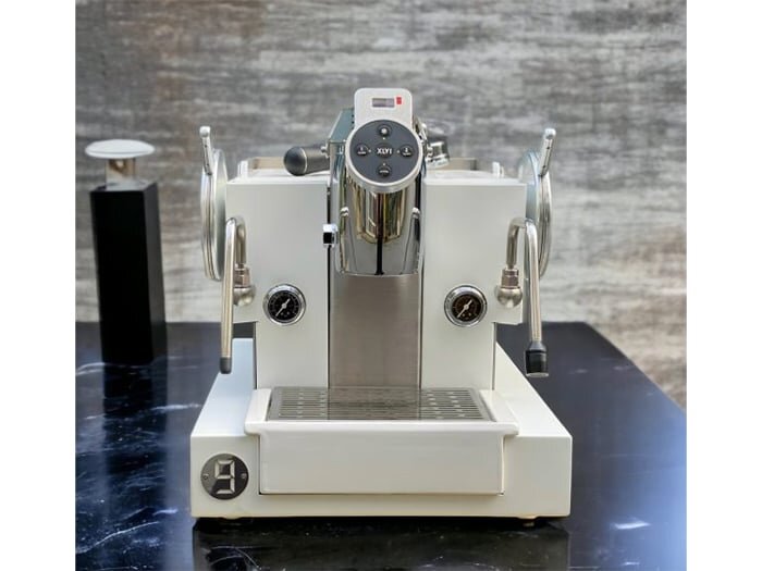 Máy pha cà phê màu trắng  Máy pha cà phê màu trắng