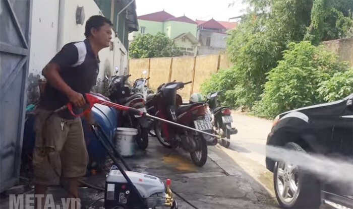 Máy phun rửa cao áp bán chuyên nghiệp Lutian LT-16MC