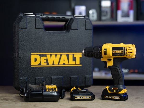 Vỏ máy có cao su chống sốc Dewalt DCD716C2K-B1