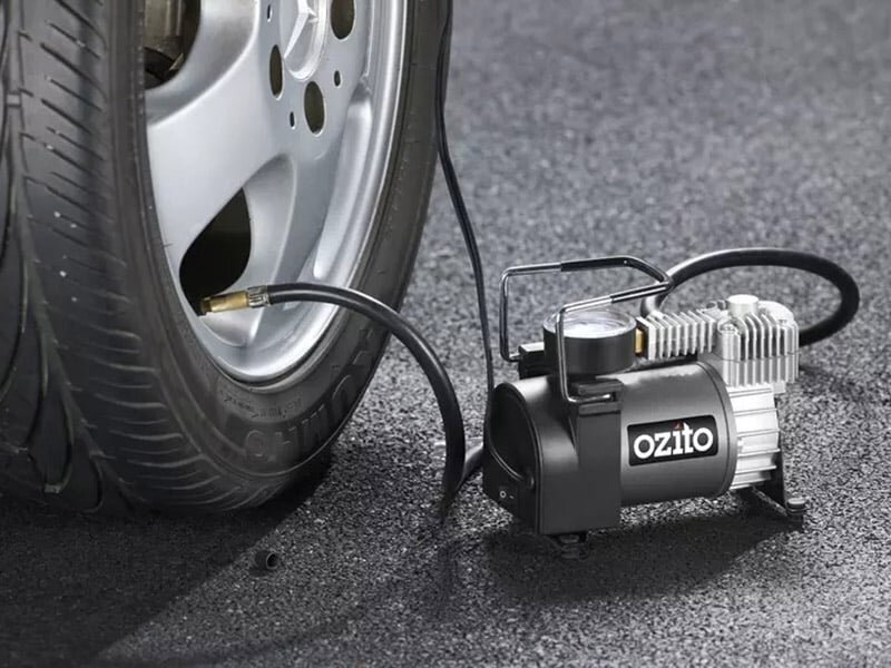 Máy bơm hơi 12V Ozito AMC-3000