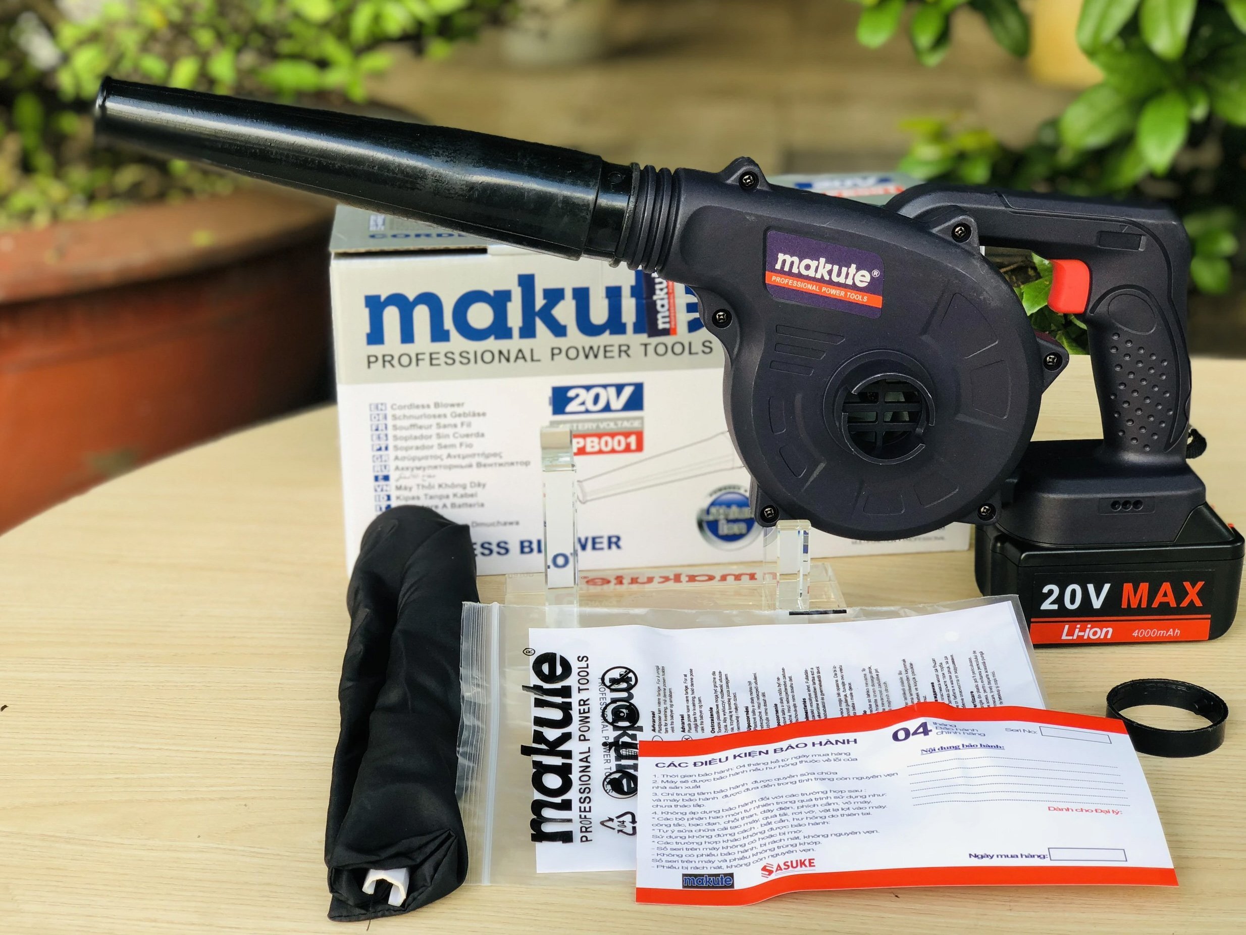 Máy thổi bụi dùng pin Makute CPB001 Máy thổi bụi dùng pin Makute CPB001