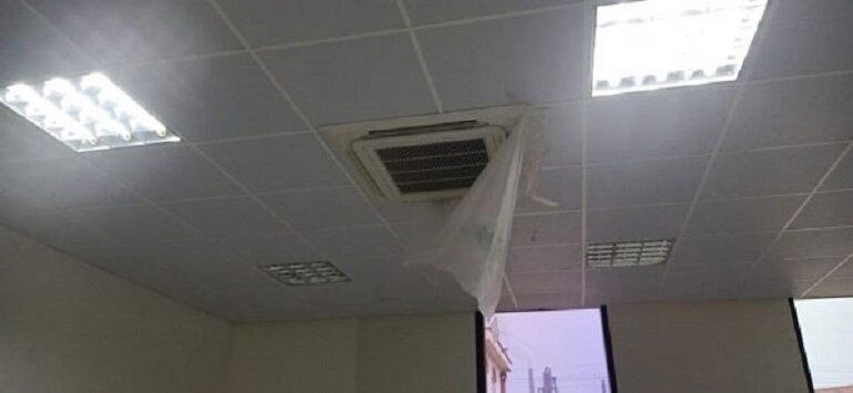 Điều hòa Daikin Inverter 48000 BTU 1 chiều FCQ140KAVEA/RZR140MYM gas R-410A - ĐIều khiển không dây