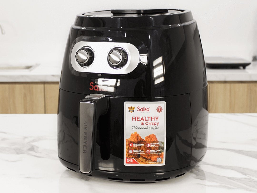 Saiko FRY-8200 có 2 núm vặn chỉnh nhiệt độ và thời gian Saiko FRY-8200
