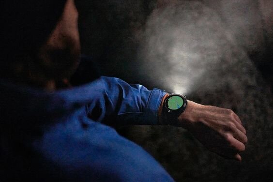 Đèn pin tích hợp, hỗ trợ chiếu sáng khi cần